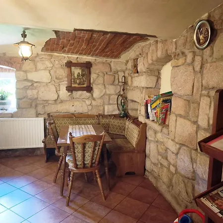 Pod Leszczyna Feriegård Wambierzyce